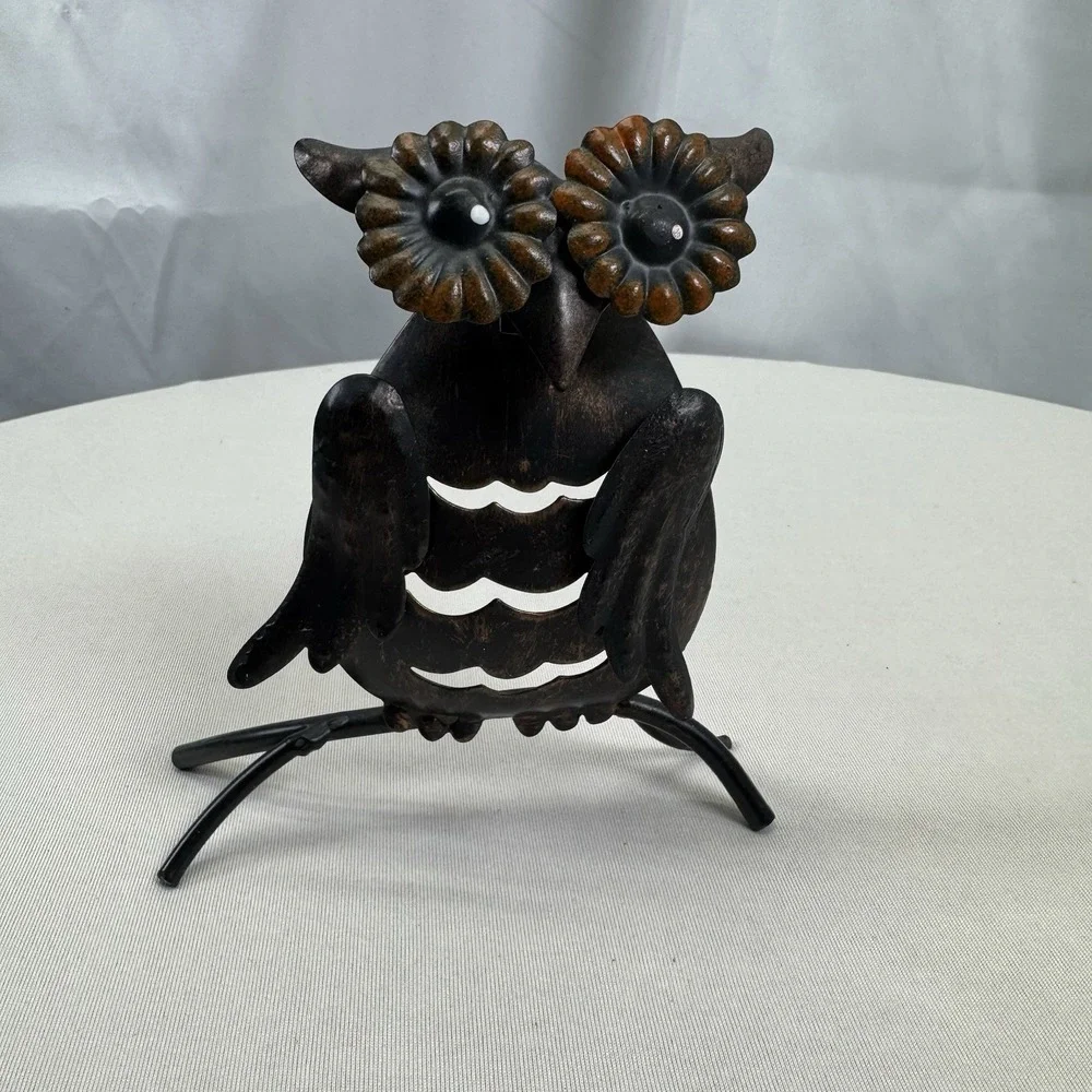Pier 1 Primitive Picture HoldersRustic Brown Owl Shaped Photo Holder Clip